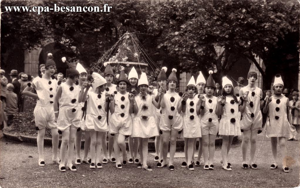 Souvenir de la fête de l'enseignement [...] au lycée Victor Hugo, le 3 juillet 1927 - 